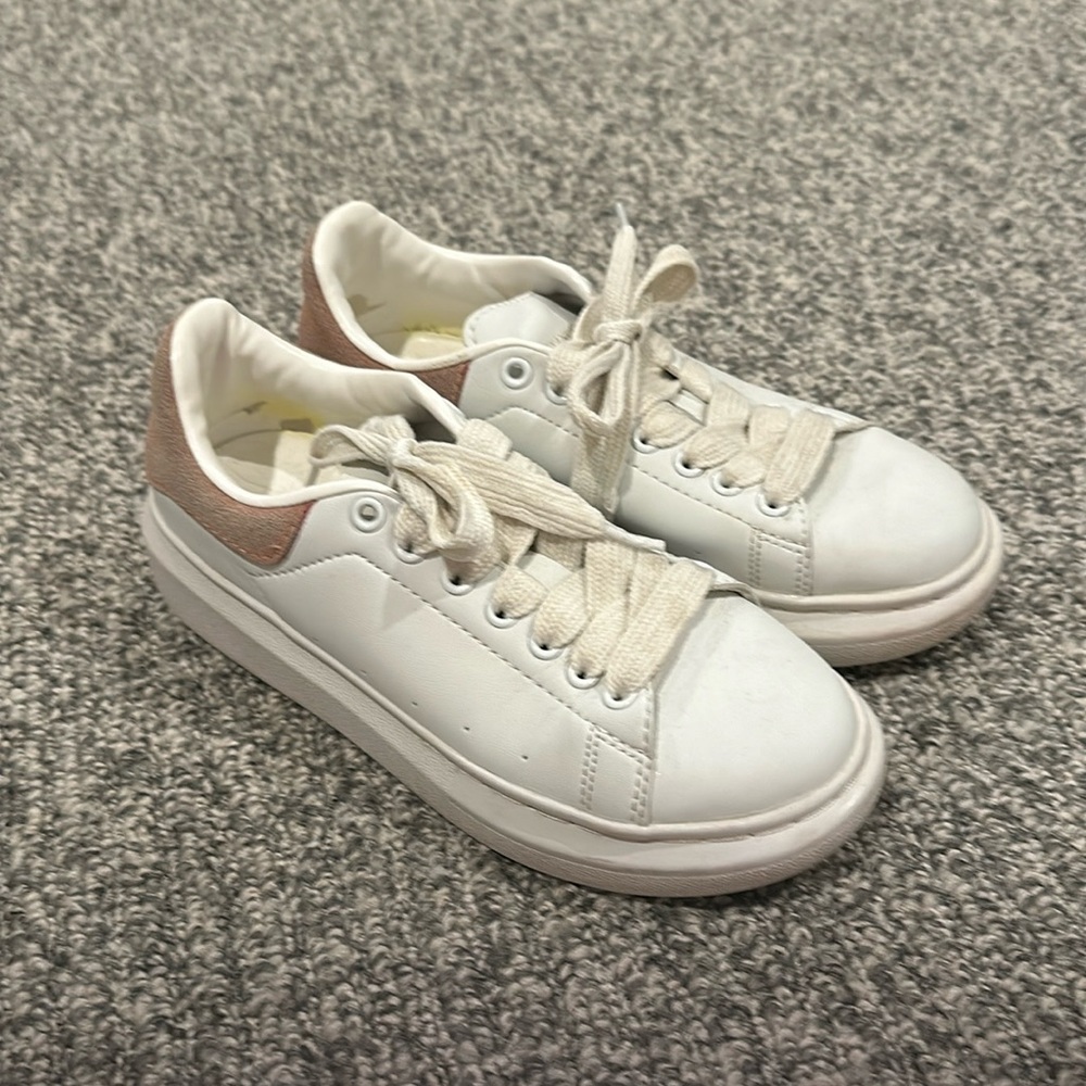 Alexander McQueen Women’s Sneakers Sz 7/37